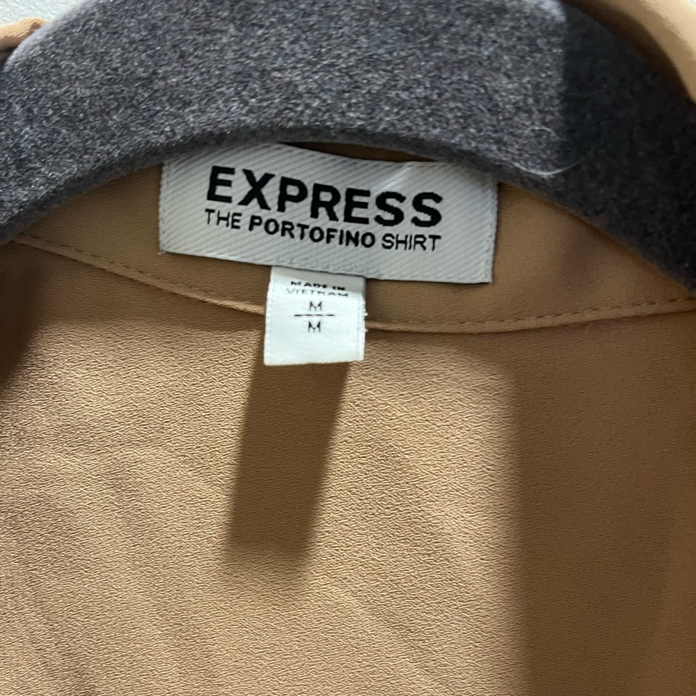 Express button down - Picture 3 of 3